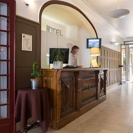Hôtel Bristol, Le Puy-en-Velay 3* Le Puy-en-Velay