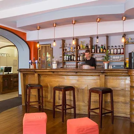 The Originals City, Bristol, Le Puy-en-Velay