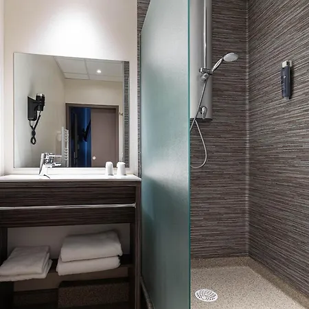 The Originals City, Bristol, Otel