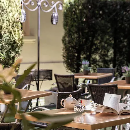 Bristol, Hotel Le Puy-en-Velay